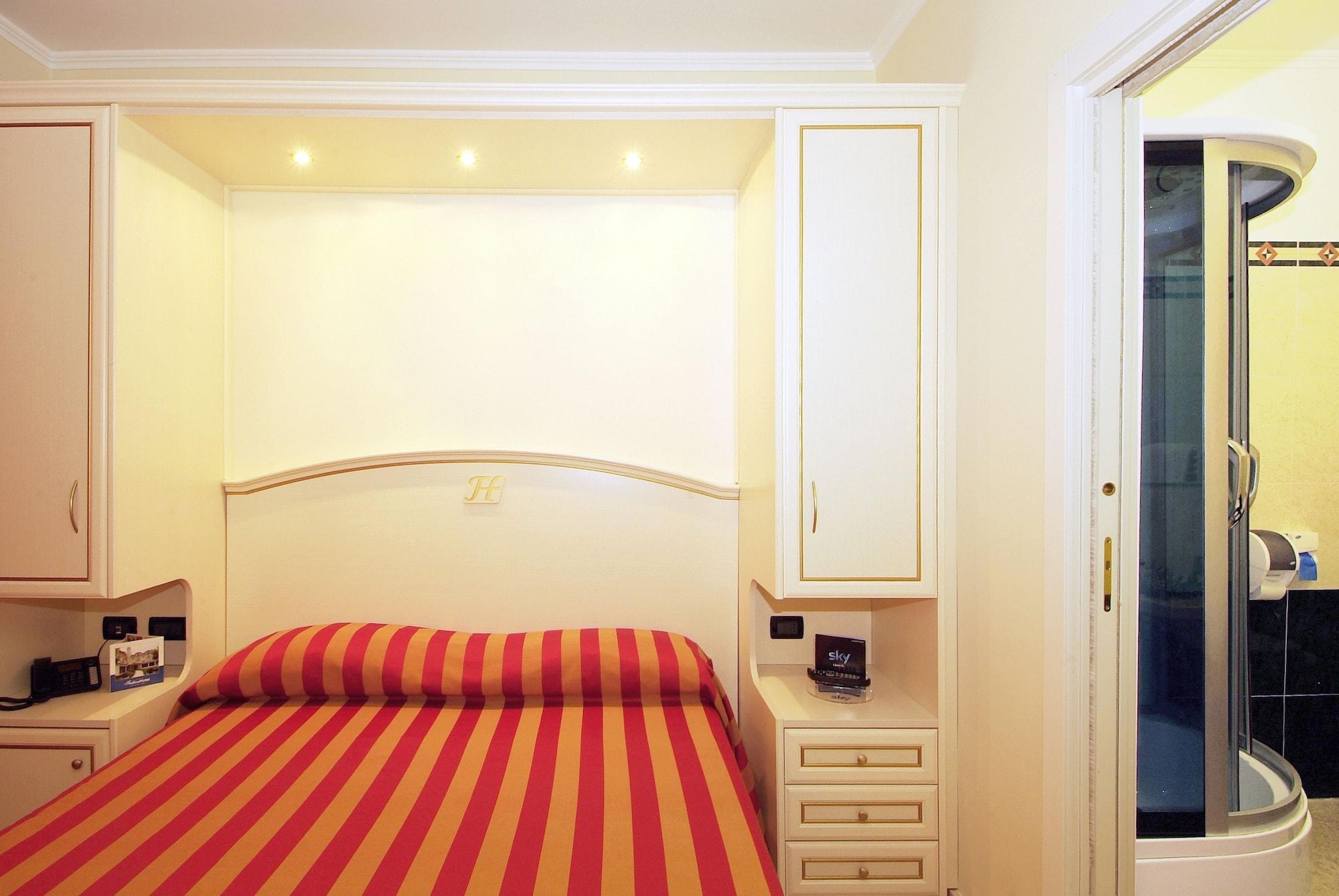 Fashion Hotel Вальмонтоне Экстерьер фото