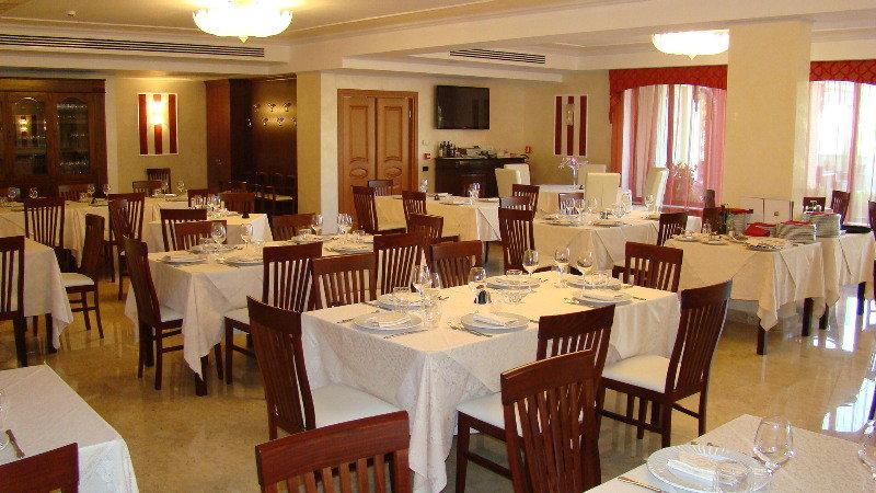 Fashion Hotel Вальмонтоне Ресторан фото