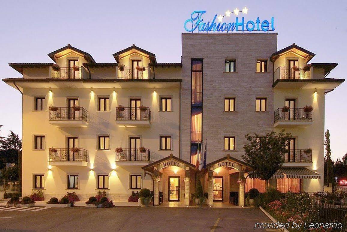 Fashion Hotel Вальмонтоне Экстерьер фото