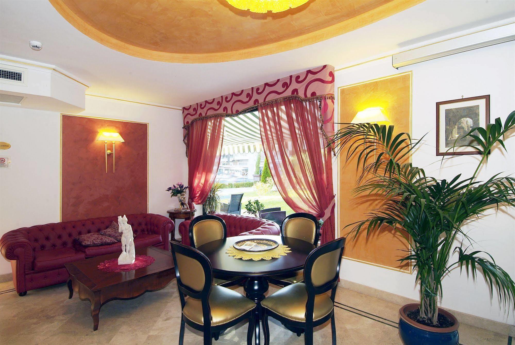 Fashion Hotel Вальмонтоне Экстерьер фото